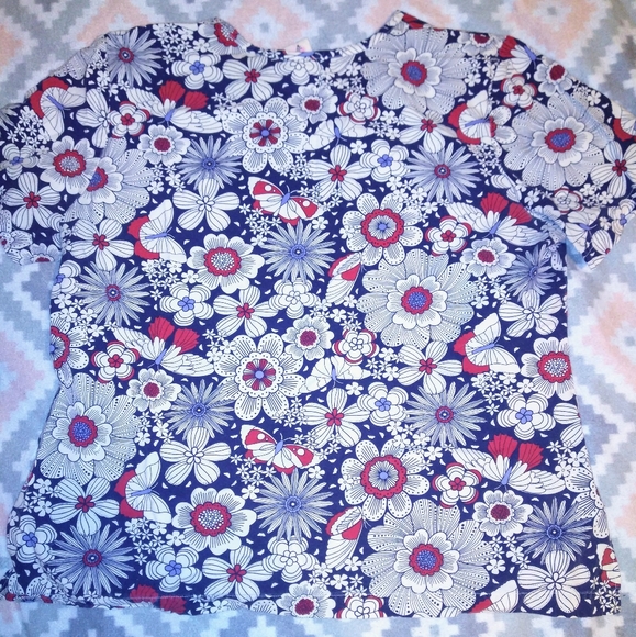 Scrub Top - Picture 2 of 2